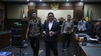 Vonis 3,5 Tahun Hasto Dinilai Terlalu Ringan, ICW Minta Hukuman Lebih Berat Vonis 3,5 Tahun Hasto Dinilai Terlalu Ringan, ICW Minta Hukuman Lebih Berat