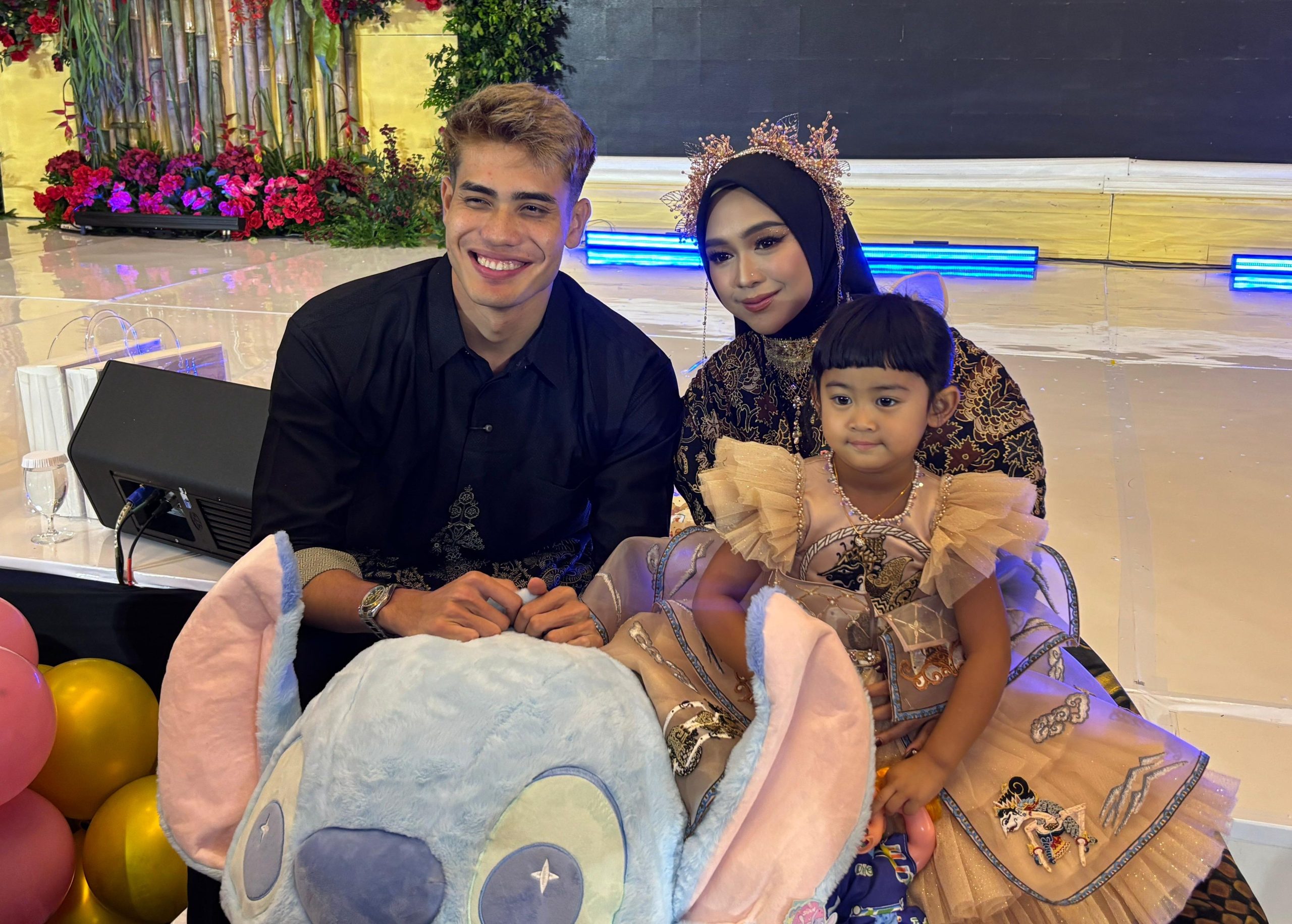 Lucunya Moana Dapat Kado Ultah Kalung dan Boneka dari Aisar Khaled, Ria Ricis: Di Mana Hadiah Untuk Ibu?