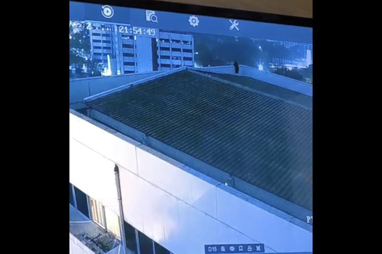 Polisi Temukan Obat dan Riwayat Kesehatan Arya Daru di Tas di Atas Gedung Kemlu