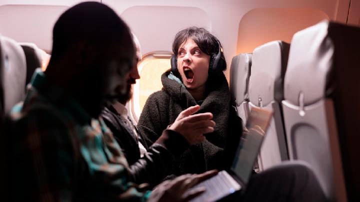 Waktu Ideal Naik Pesawat untuk Penderita Fobia Terbang