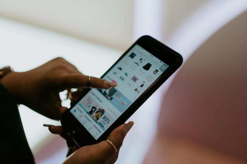 Indef: Fenomena ‘Rojali’ dan ‘Rohana’ Tak Hanya di Mall, Tapi Juga Online