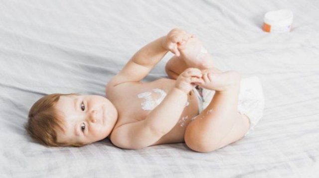 Apakah Penggunaan Skincare Rutin Mencegah Gatal dan Kemerahan pada Bayi?