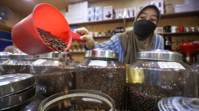 5 Kebiasaan Minum Kopi yang Berisiko bagi Kesehatan