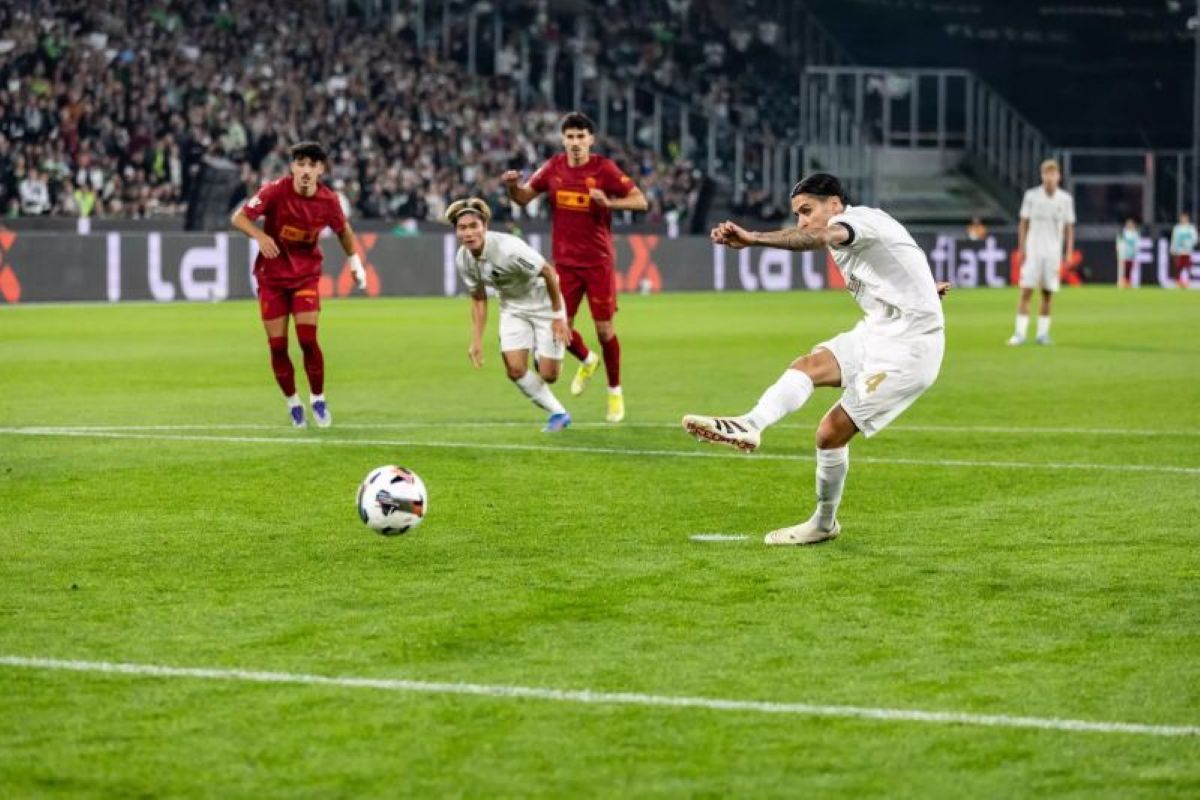 Gol Kevin Diks Bawa Gladbach Kalahkan Valencia 2-0