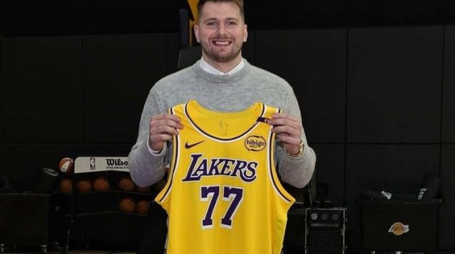 Luka Doncic Perpanjang Kontrak dengan Lakers Hingga 2028 Luka Doncic Perpanjang Kontrak dengan Lakers Hingga 2028