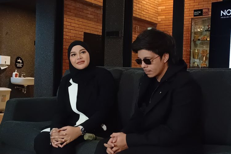 Aurel dan Atta Dihukum Satpam Saat Antar Anak Sekolah, Syok dan Hanya Menangis