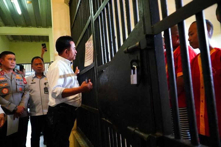 Fakta Demo Agustus Butuh Waktu, Menko Yusril Bicara