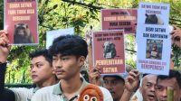 Bandung Zoo Diminta Dibuka, Pegawai Gelar Aksi Damai Bandung Zoo Diminta Dibuka, Pegawai Gelar Aksi Damai