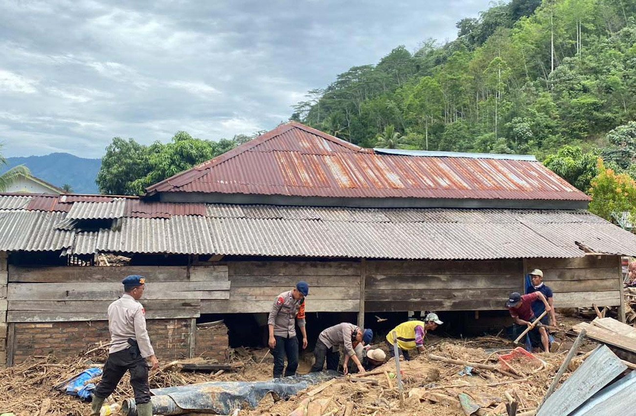 Kapolda Lampung Jamin Bantuan Banjir untuk Fisik dan Psikis
