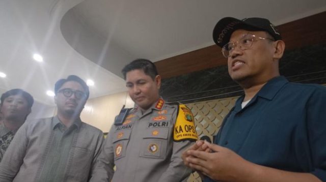 Uya Kuya dan Sherina Munaf Selesaikan Perselisihan Kucing dengan Tenang Uya Kuya dan Sherina Munaf Selesaikan Perselisihan Kucing dengan Tenang