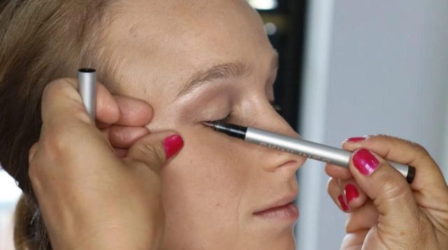 10 Eyeliner Terbaik 2025, Harga Menarik!