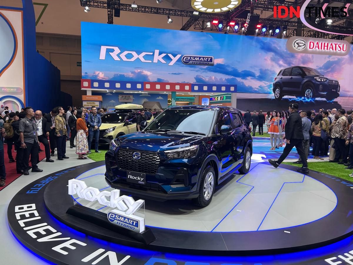 Teknologi Hybrid Membuat Daihatsu Rocky Lebih Hemat Bahan Bakar