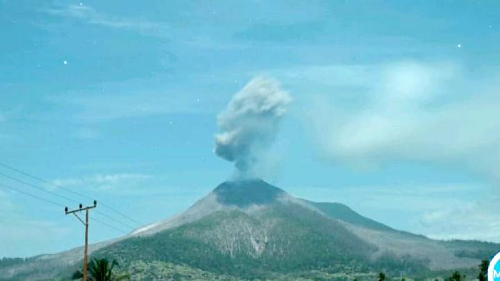 Status Gunung Lewotobi Dinaikkan ke Siaga