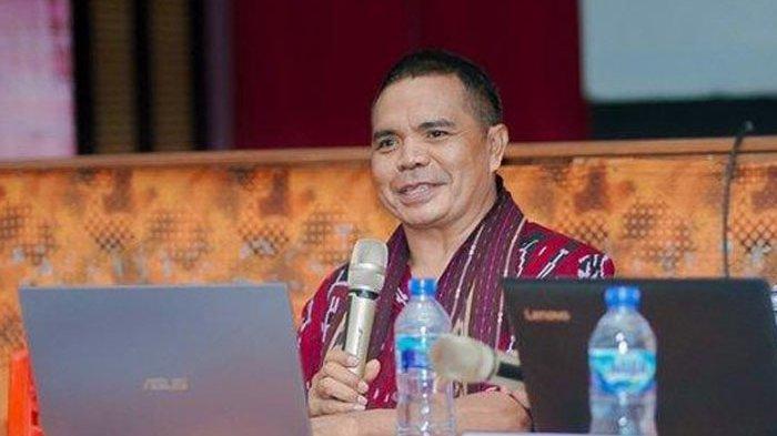 Pendidik dan Penyiram Generasi