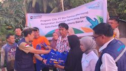 Bio Farma Group Bantu Korban Banjir dan Longsor Sumatera Barat