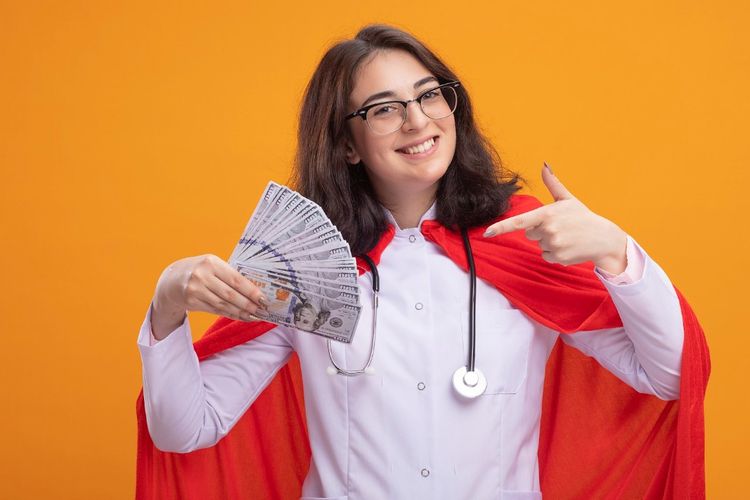 Rezeki melimpah di usia muda, 3 shio ini kaya raya meski masih 30-an