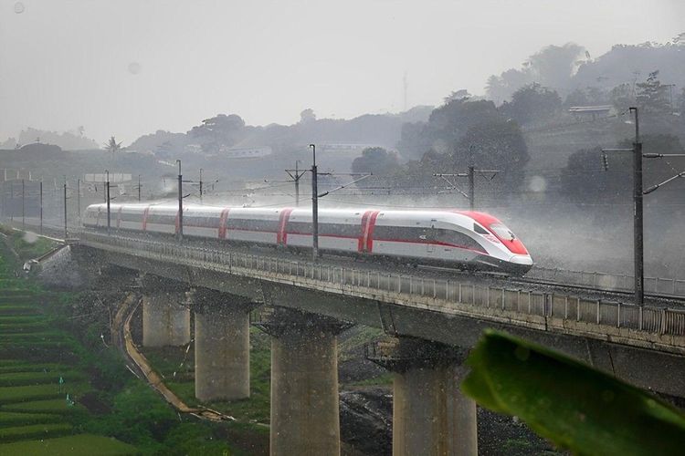 Whoosh Tetap Aman Saat Hujan, Teknologi Keselamatan Canggih
