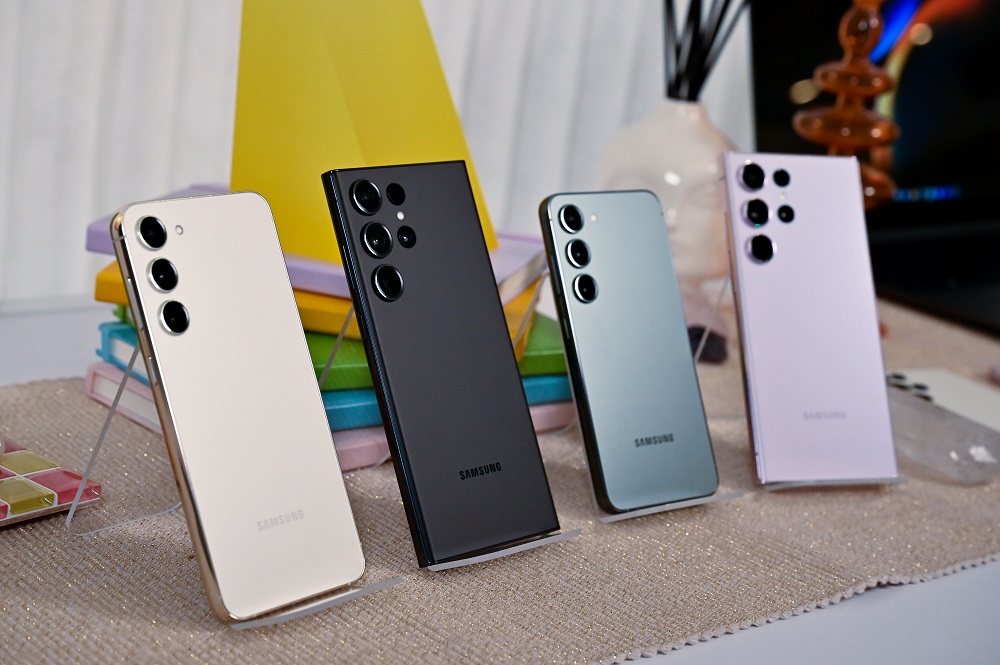 Samsung Galaxy Z TriFold, Ponsel Lipat Tiga dengan Layar 10 Inci dan Teknologi Al