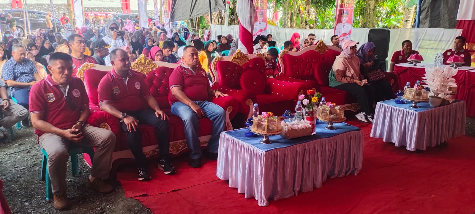 Disperindag Morowali Perkenalkan Sepatu Batik Bungku di HUT Kabupaten ke-26