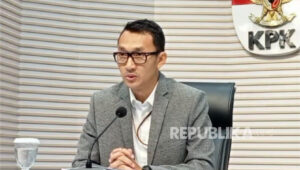 KPK Amankan Dokumen Tersangka Kasus Pengolahan Karet Kementan