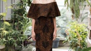 7 model gaun batik pesta modern yang memukau