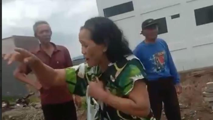 Kadus Jadi Jambret Tewaskan Mbah Sumriyeh, Foto Pakai Sarung Viral