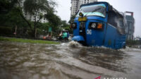 Hujan Lebat, Jakarta Terendam Banjir Hujan Lebat, Jakarta Terendam Banjir