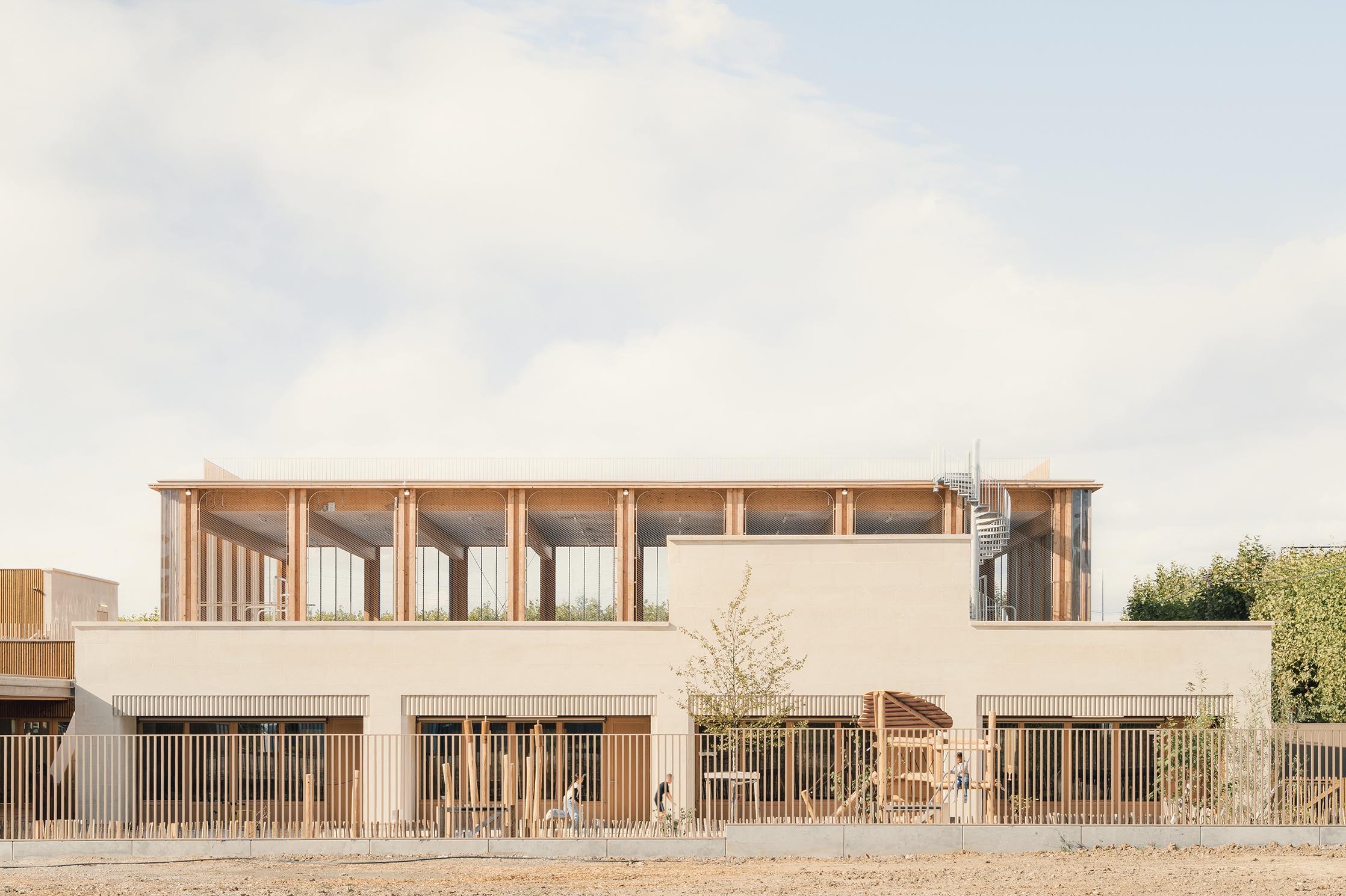 Kunjungi desain sekolah kayu yang luar biasa di Prancis