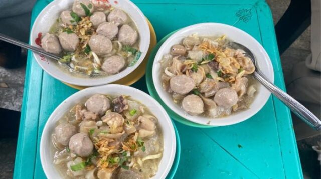 Mie Kocok Mang Nanang: Warisan Kuliner Bandung Sejak 1993