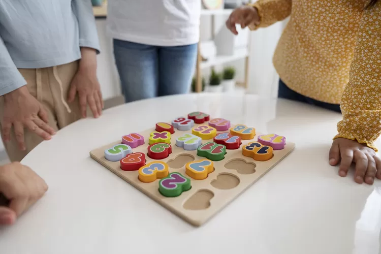 Belajar Seru dengan Alat Permainan Baru di PAUD Advent Teminabuan