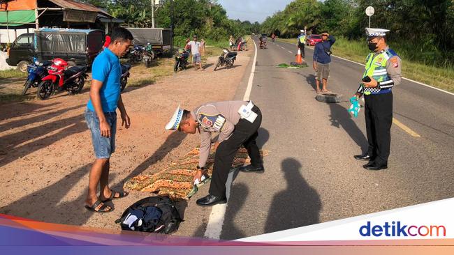 Pengemudi tewas tertabrak pikap saat antre nasi goreng di Pantura Brebes