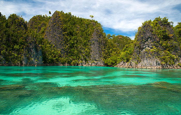 Wayag: Permata Raja Ampat yang Memukau Dunia