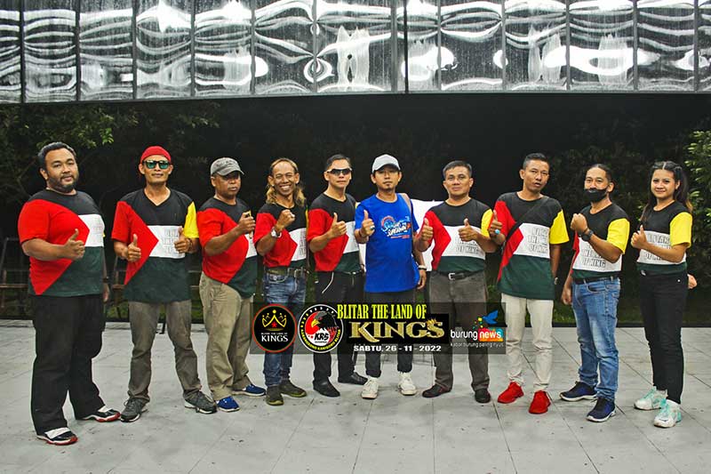 Pusat Kuliner Ramadan Savana GOR Lembupeteng Tetap Ramai Meski Hujan