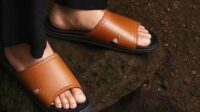 Mencetak Uang dari Sandal Generasi Kini