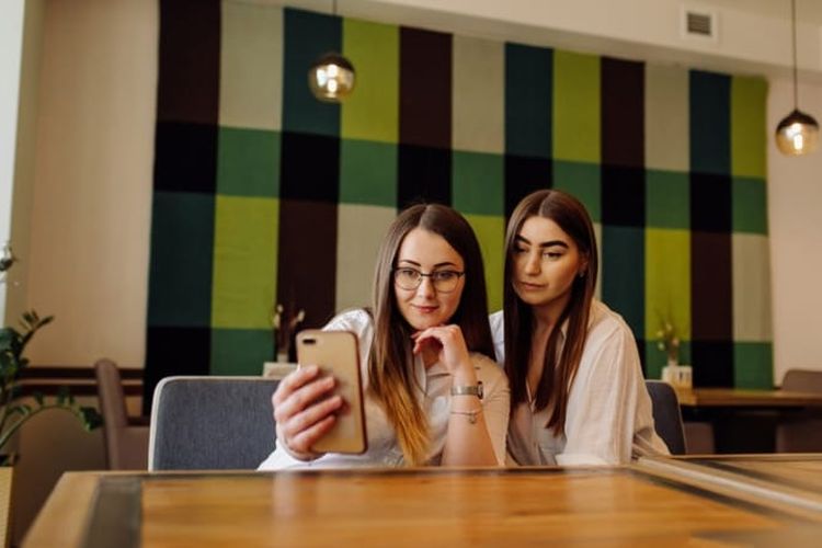 Puasa Ramadhan di Era Digital: 6 Kebiasaan Unik Generasi Muda yang Sedang Tren