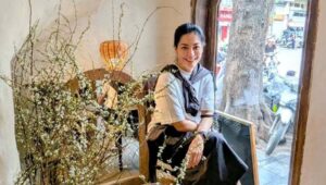 9 Potret Lulu Tobing Jelajah Kuliner Vietnam