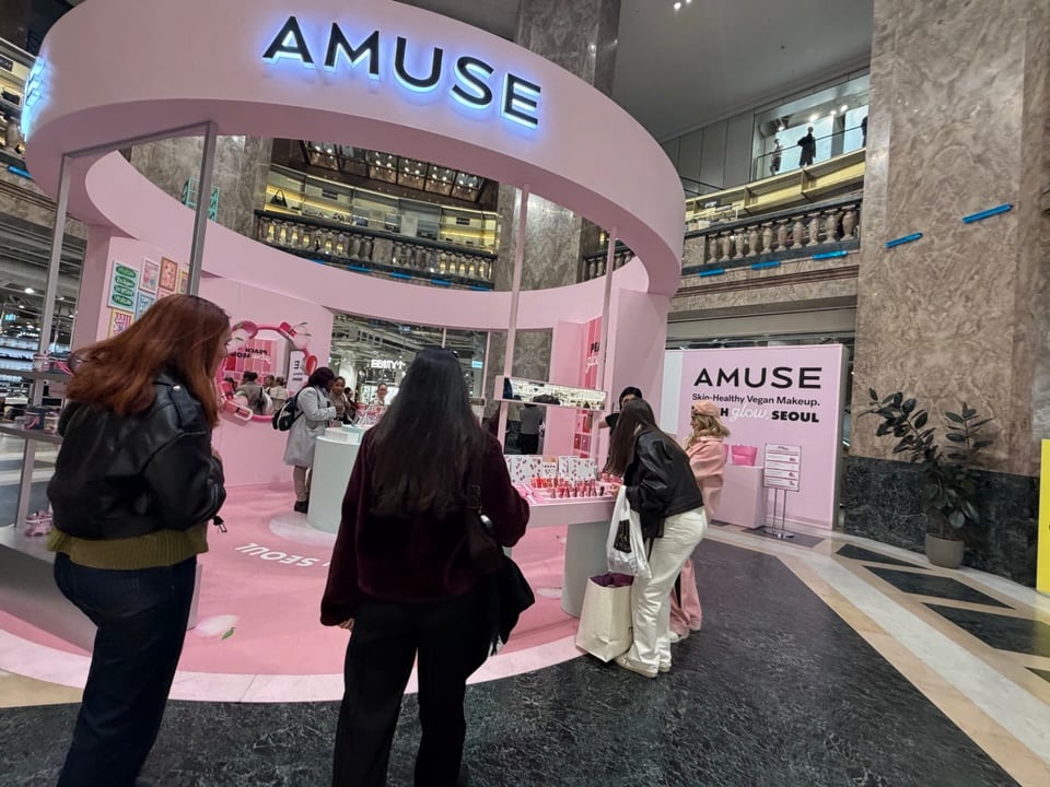 AMUSE Launches First European Pop-Up in Paris, Showcasing K-Beauty Expansion