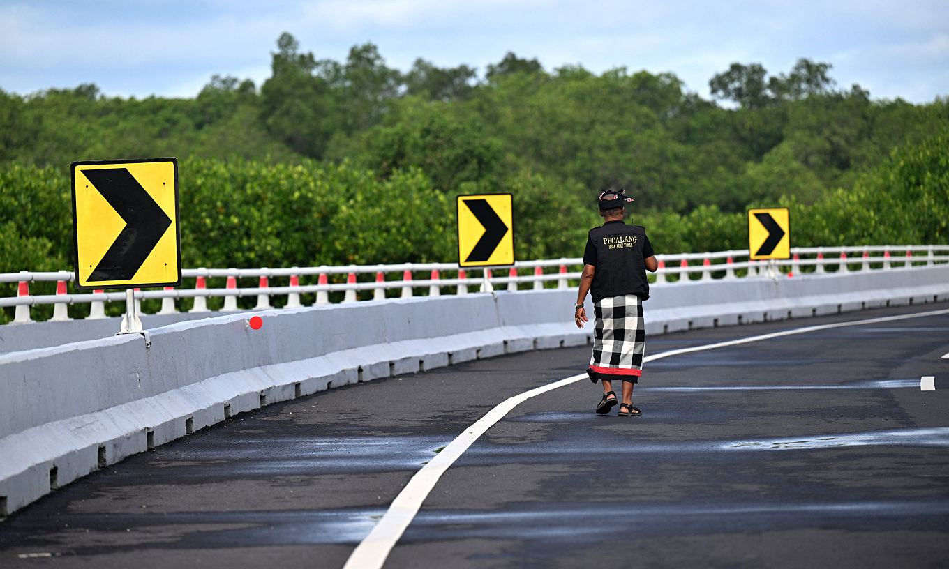 American Tourist Held During Bali’s 24-Hour Road Closure