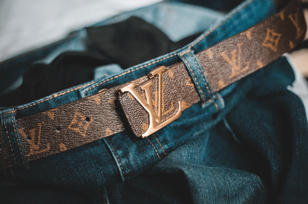 Apakah detail kecil seperti ikat pinggang bisa memengaruhi penampilan?