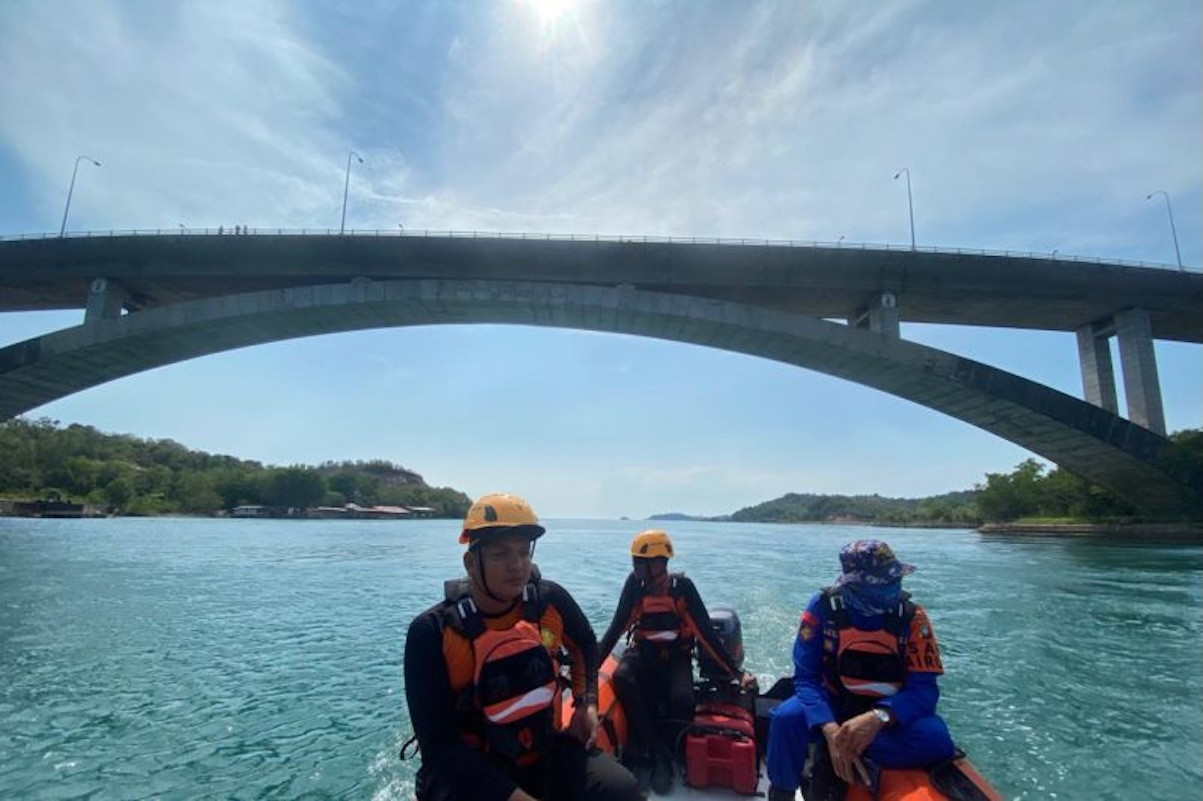 Pria Diduga Melompat dari Jembatan 5 Barelang, Tim SAR Gabungan Lakukan Pencarian