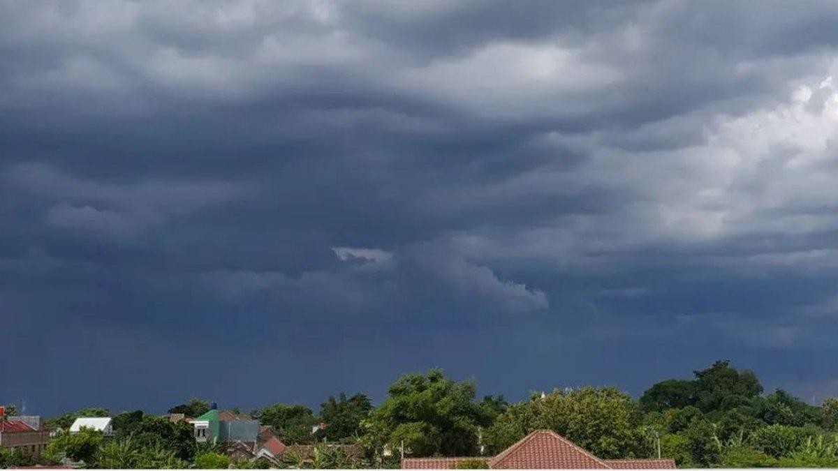 Prakiraan Cuaca Danau Sentani Hari Ini 28 Maret 2026, Berawan