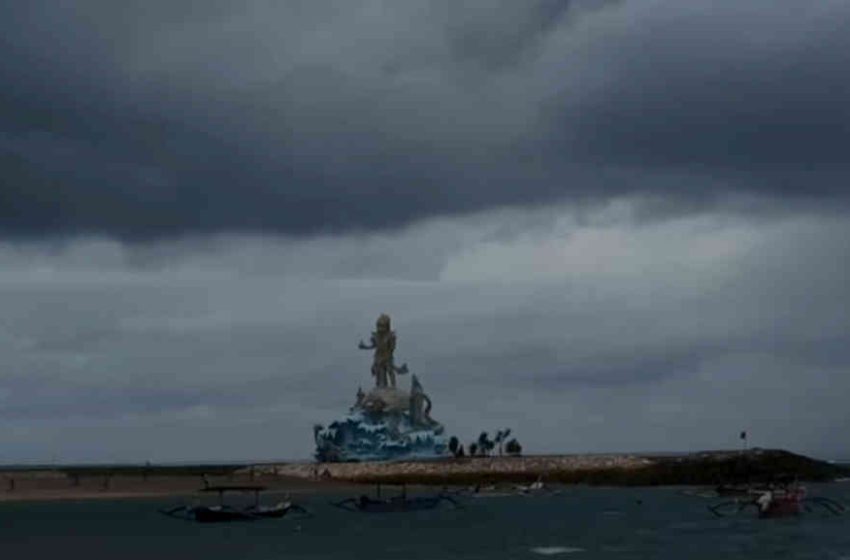 Peringatan Cuaca Kalteng: Hujan Lebat Seluruh Wilayah hingga Siang Hari