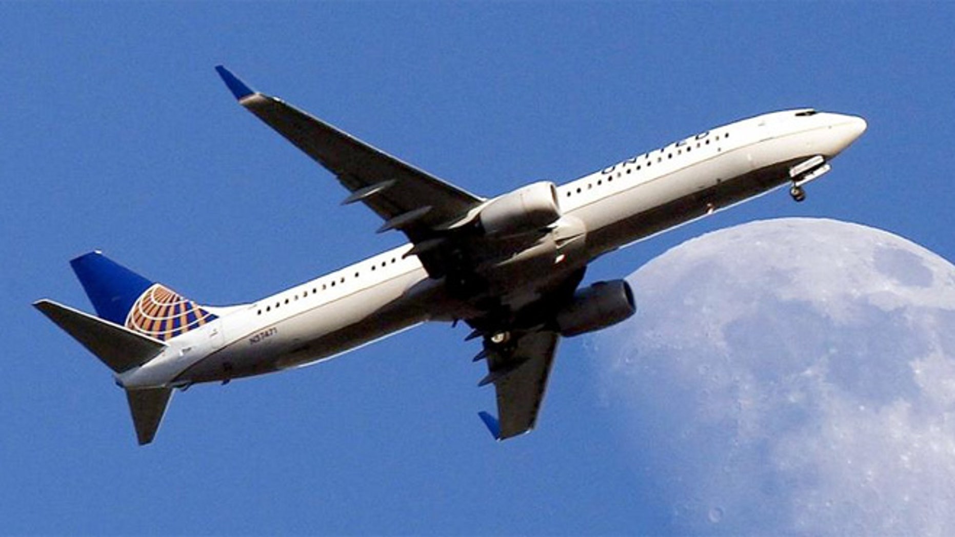 Airfares Surge Globally as Gulf Oil Crisis Sparks 9% Jump Fears