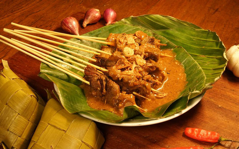 Sate Padang Pariaman: Rasa Pedas yang Menggugah Selera di Dagen Karanganyar