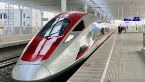 Pintu Whoosh Tahan Penumpang di Padalarang, KCIC Bersikap Tegas