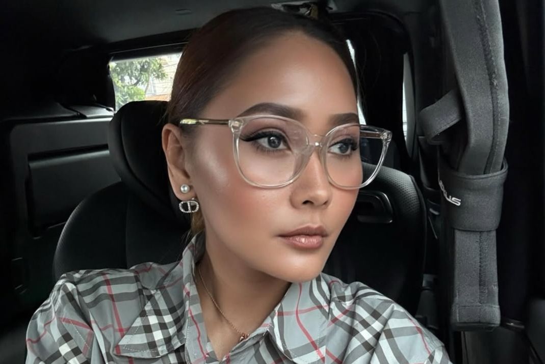 Kunjungan ke makam Vidi Aldiano, Inul Daratista kenang kenangan dan obrolan pengobatan