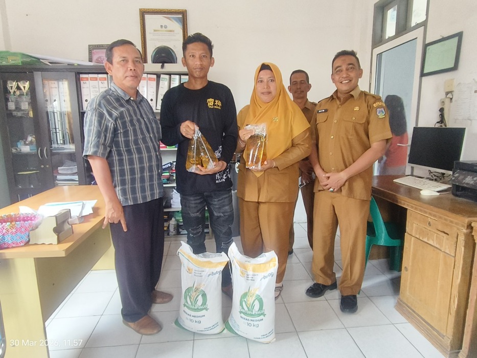 Setelah Diperhatikan Publik, Bantuan Sosial untuk Warga Tanjung Marulakhilir Diserahkan