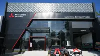 Mitsubishi Motors perkuat layanan otomotif di Sulawesi Selatan dengan dibukanya diler baru di Gowa Mitsubishi Motors perkuat layanan otomotif di Sulawesi Selatan dengan dibukanya diler baru di Gowa