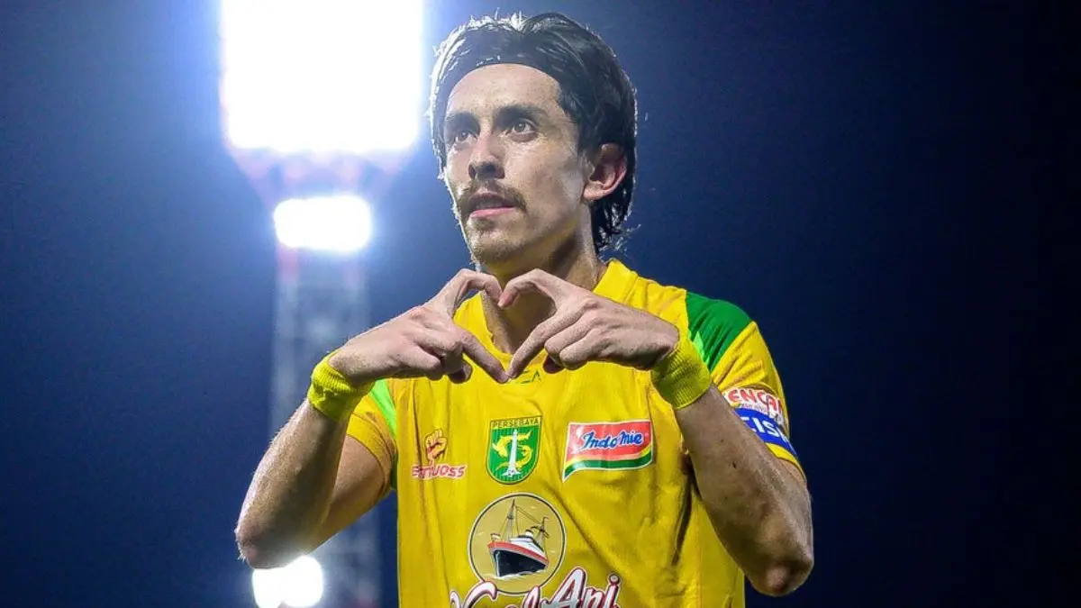Francisco Rivera Bertahan di Persebaya Hingga 2029