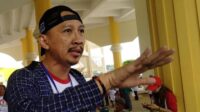 Abu Janda Sebut Sumbar Barbar, Wagub Vasco: Cukup Senyum, Maksimal Ketawa Abu Janda Sebut Sumbar Barbar, Wagub Vasco: Cukup Senyum, Maksimal Ketawa